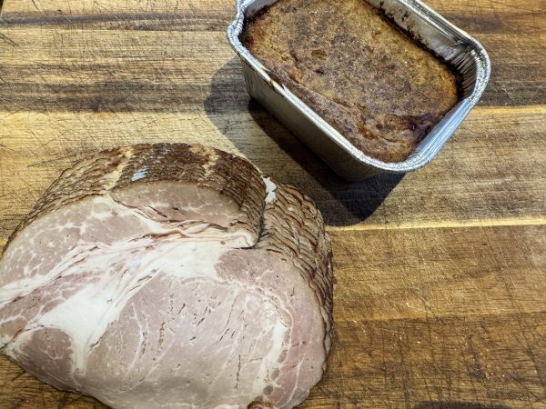 Bøkerøkt kokt skinke av kam